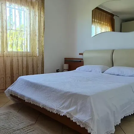 House Aragona Holiday home *